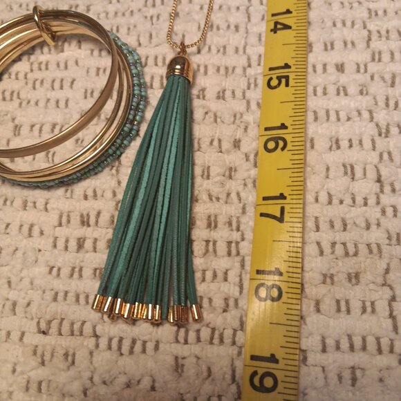 Pomina teal green tassel necklace set with teal blue gold tone bracelet stack - Picture 12 of 14